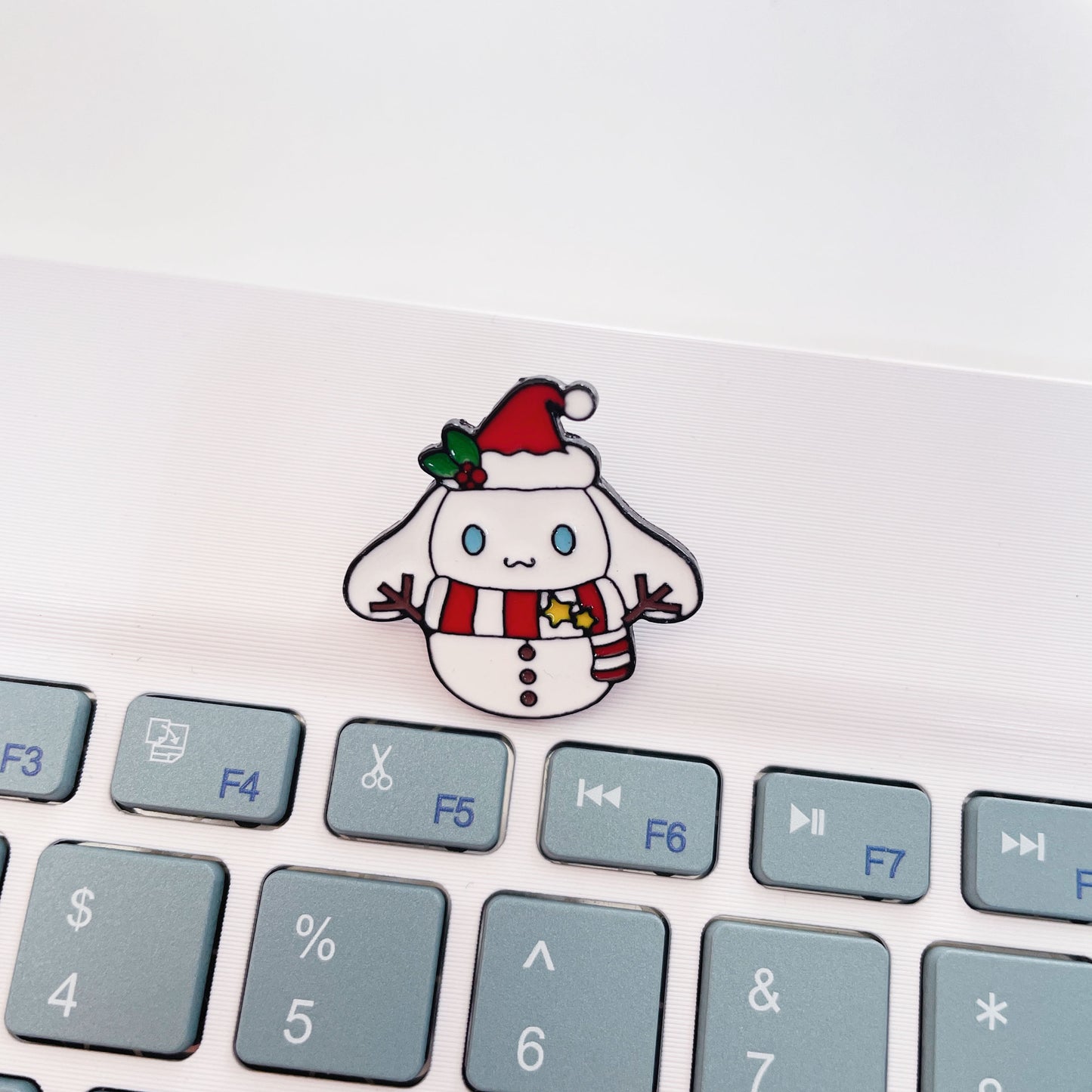 Pines de Sanrio Navidad
