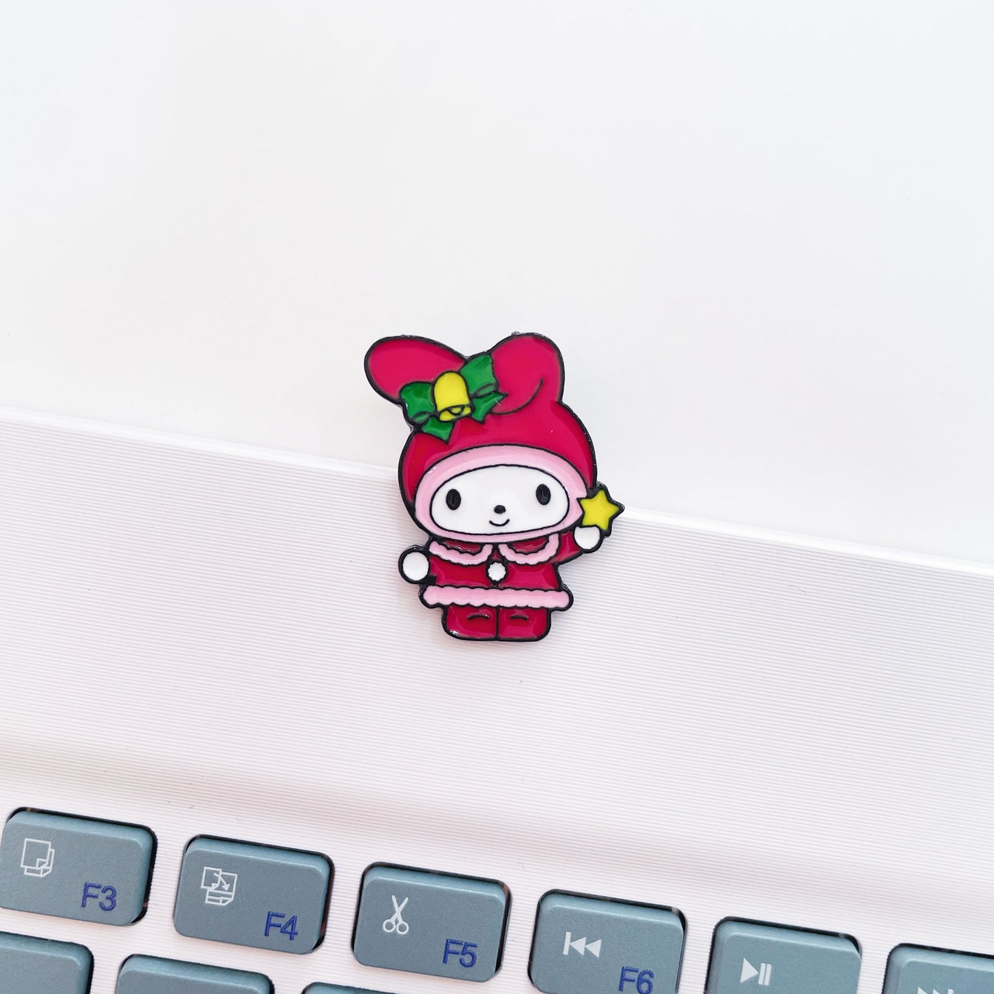 Pines de Sanrio Navidad